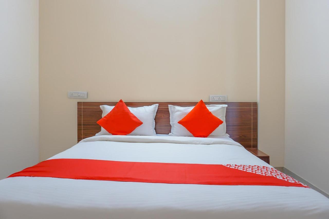 Oyo 81616 Omkar Executive Wagholi Екстер'єр фото